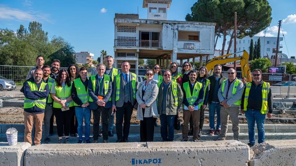Members and co-chairs of the Technical Committee on Crossings